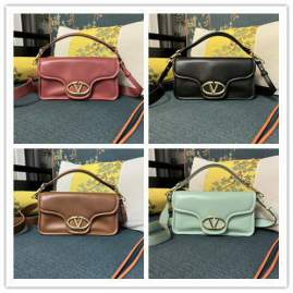 Picture of Valentino Handbags _SKUfw235415967fw